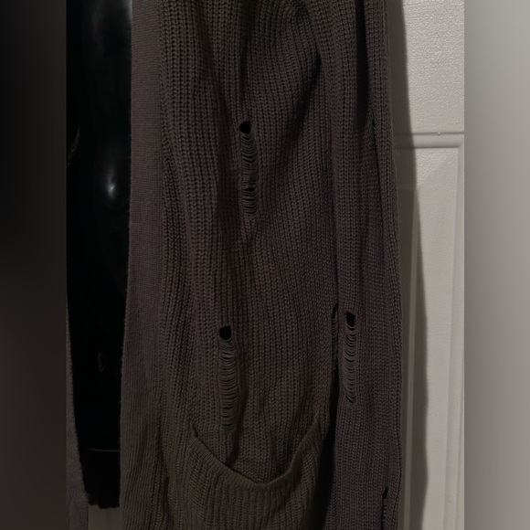 Buckle Day Trip BKE Distressed Gray Sweater Cardigan Womens Size Small - Picture 2 of 9